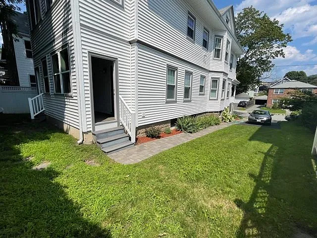 98 Winsor Ave #1 — Photo 31