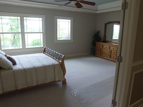 4th image of 375 Pines Blvd