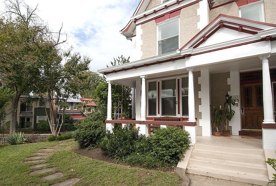 Porch & Garden