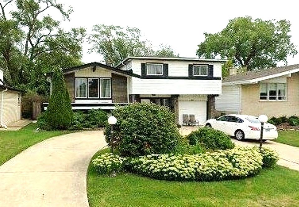 1st image of 9843 N Lauren Ln