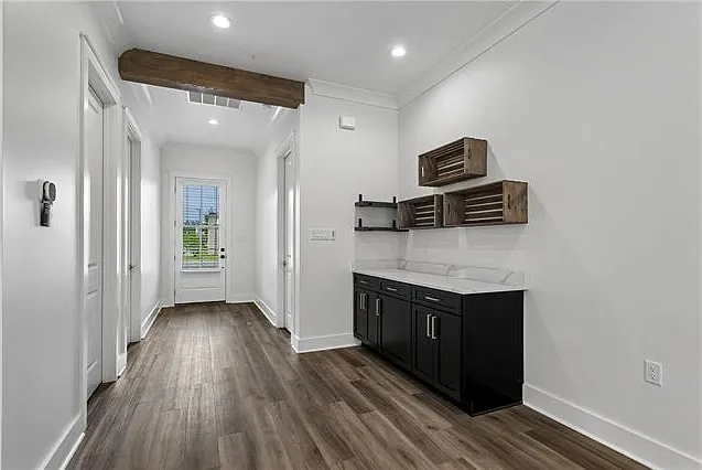 3 bed, 3.0 bath, 1926 sqft, $3,000 — Photo 3