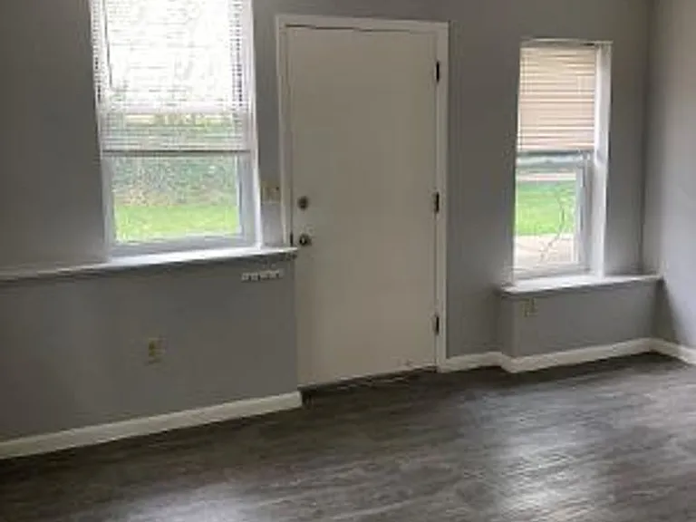 1001 Parkside Pl — Photo 5