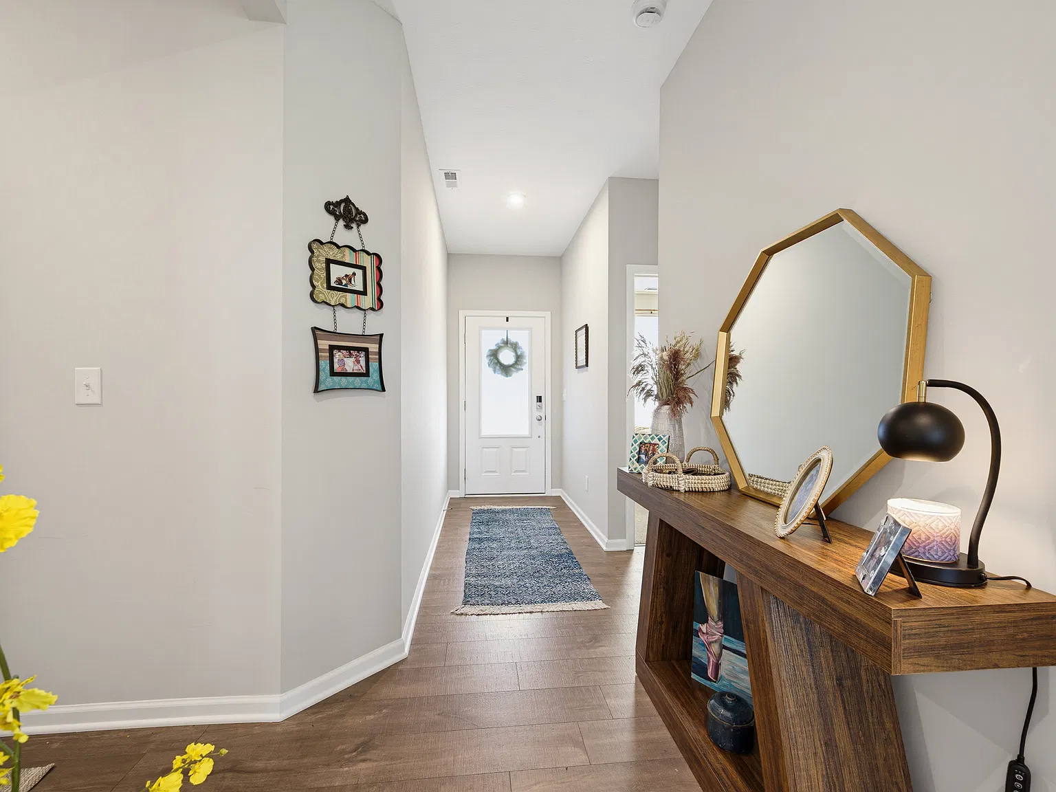 3 bed, 2299 sqft, $2,800 — Photo 3