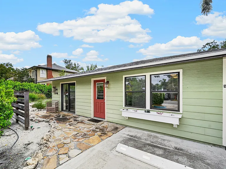 2475 Alameda Ave #B — Photo 24