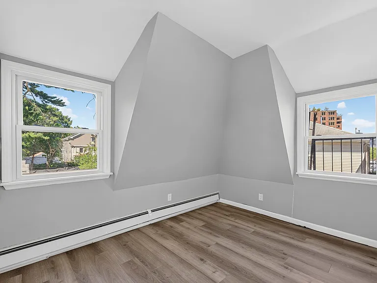 437 7th Ave #R2 — Photo 10