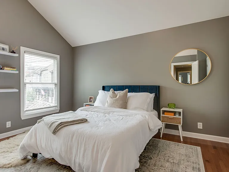 415 Van Buren St — Photo 22