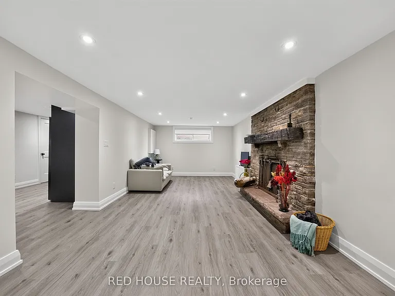 70 Beaverbrook Ave #BASEMENT — Photo 7