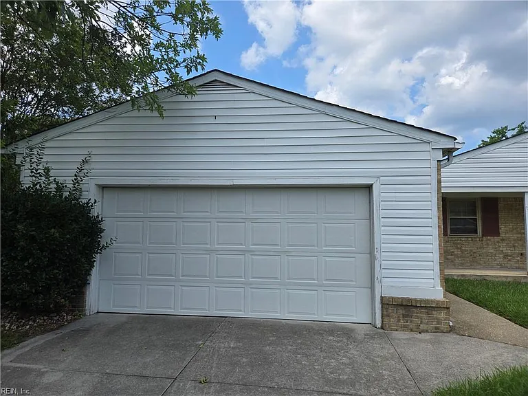 844 Lord Leighton Dr — Photo 2
