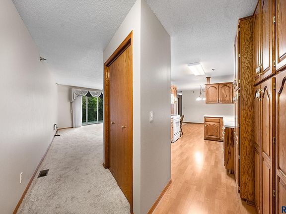 4th image of 1641 S Cleveland Ave APT 204