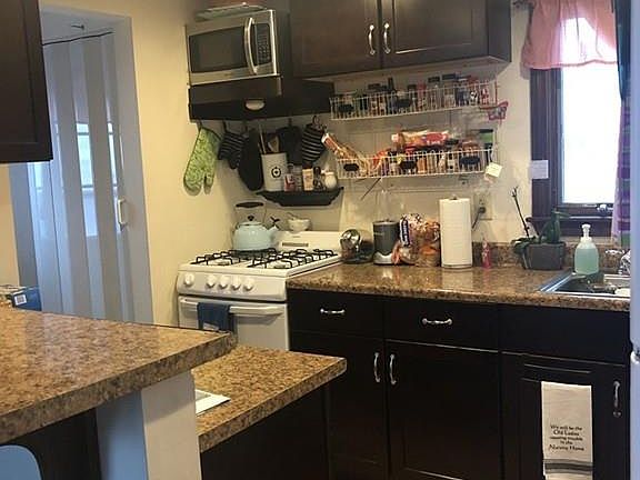 2nd image of 8 Seagrass Way APT A