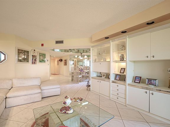 5th image of 7100 Radice Court #507