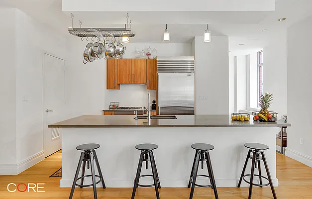 Rented by CORE | media 18