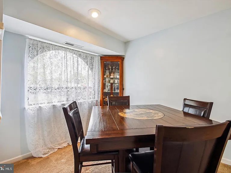 21 Silverwood Cir #4 — Photo 5