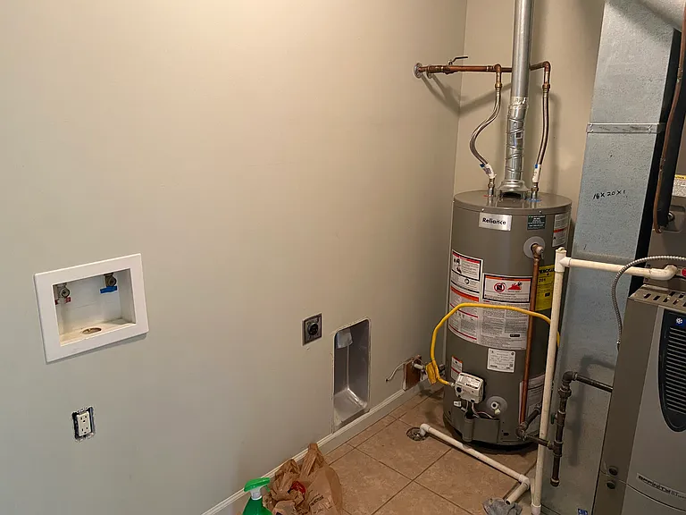 504 Colony Grv #A — Photo 7