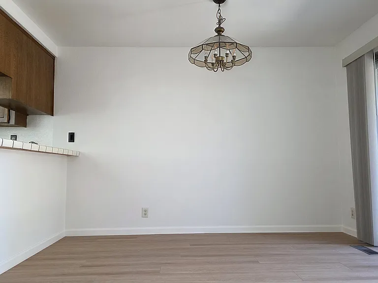 1157 Kelez Dr — Photo 2