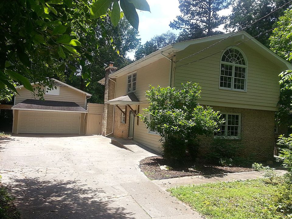 cul de sac. long driveway