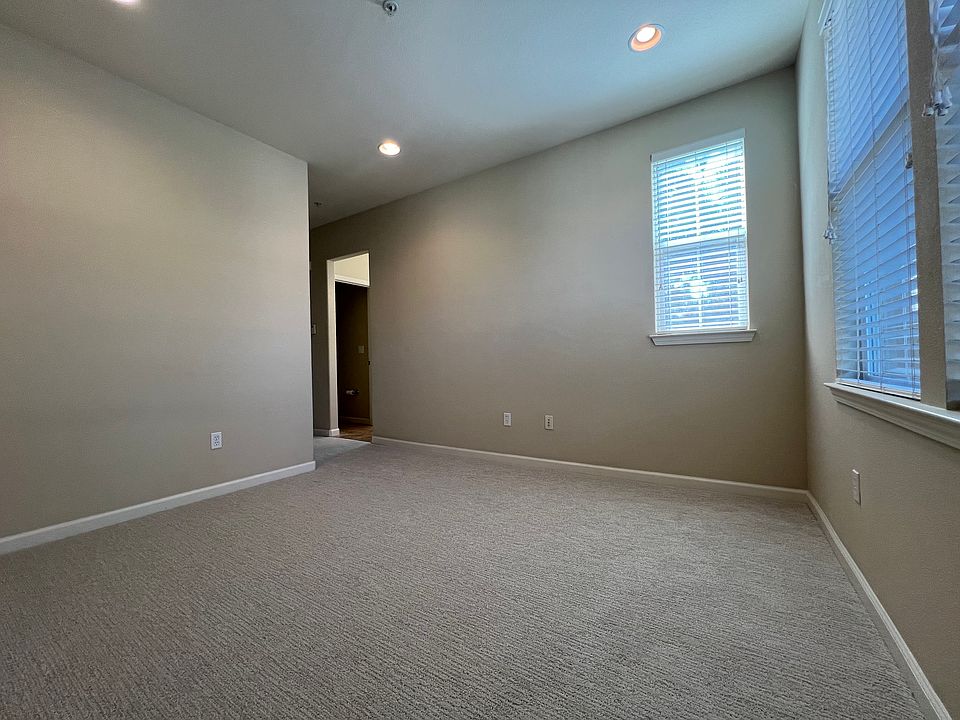 Room 3 - Master bedroom