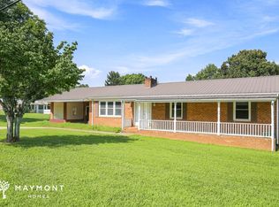 1404 Cedar Dr, Thomasville, NC 27360