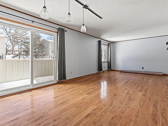 5th image of 138 Ruth St N #9