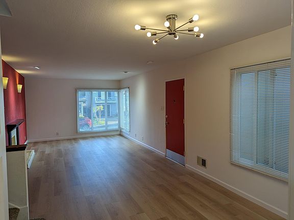 5th image of 42 Fairlawn Ave