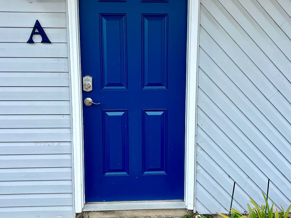 1st image of 1604 Green Briar Pkwy #A