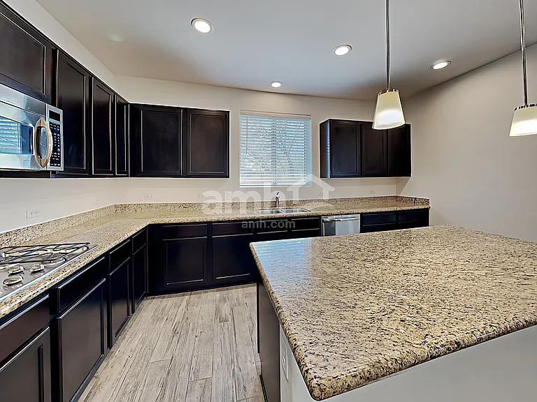 743 W Calle Ocarina — Photo 3