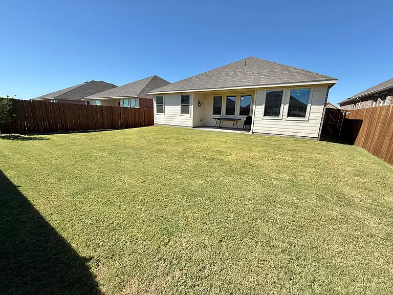 5119 Penrose Dr — Photo 23