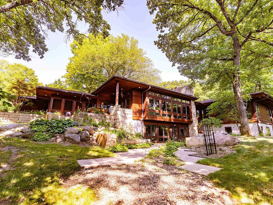 1st image of 2598 Cottage Ave