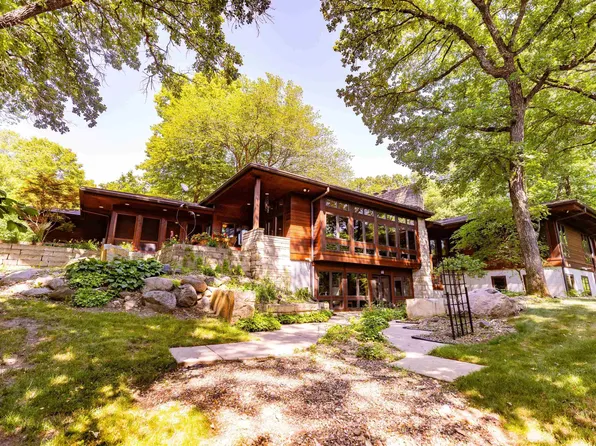 2598 Cottage Ave, Janesville, IA 50647