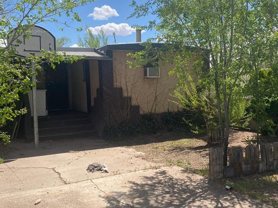 1st image of 308 E Carlos Ave