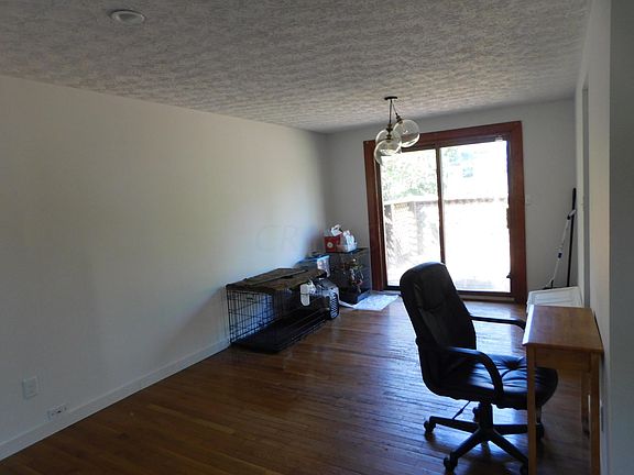 3rd image of 421 Skyline Ln