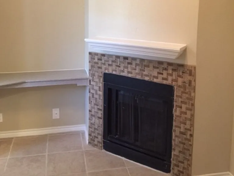 2814 Nueces St — Photo 7