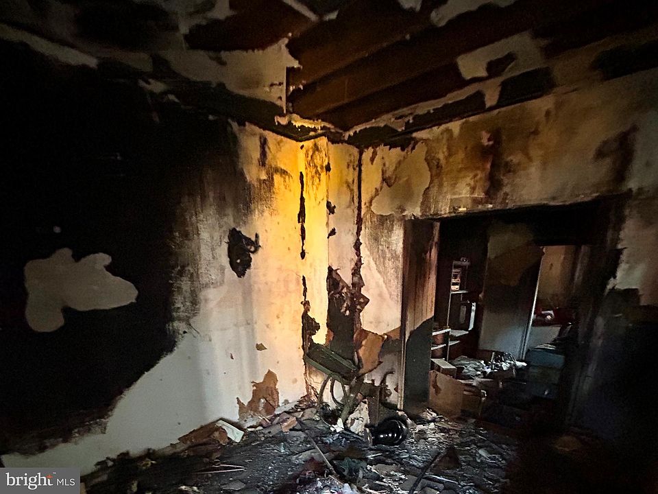 2nd image of 2627 E Preston St