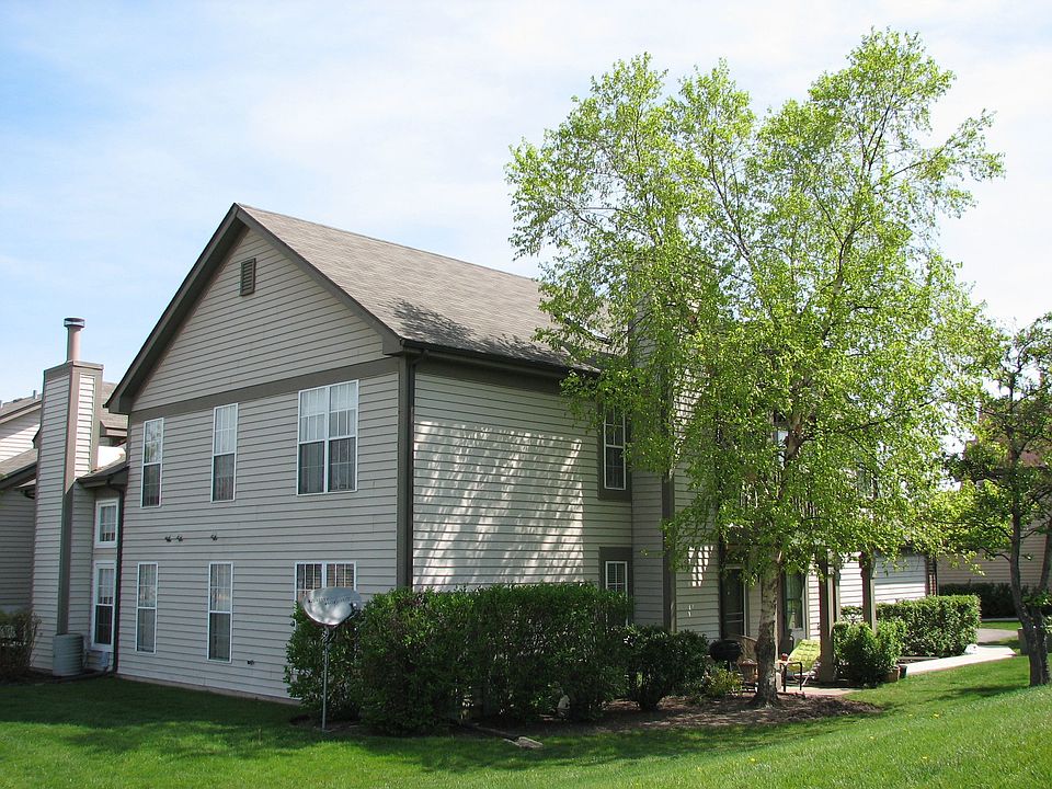 2nd image of 233 Old Oak Ct W