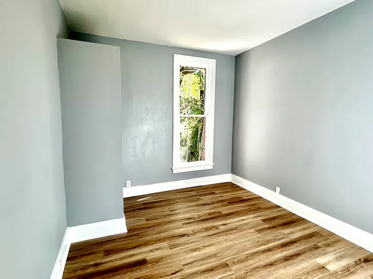 828 SE 8th St #A — Photo 2