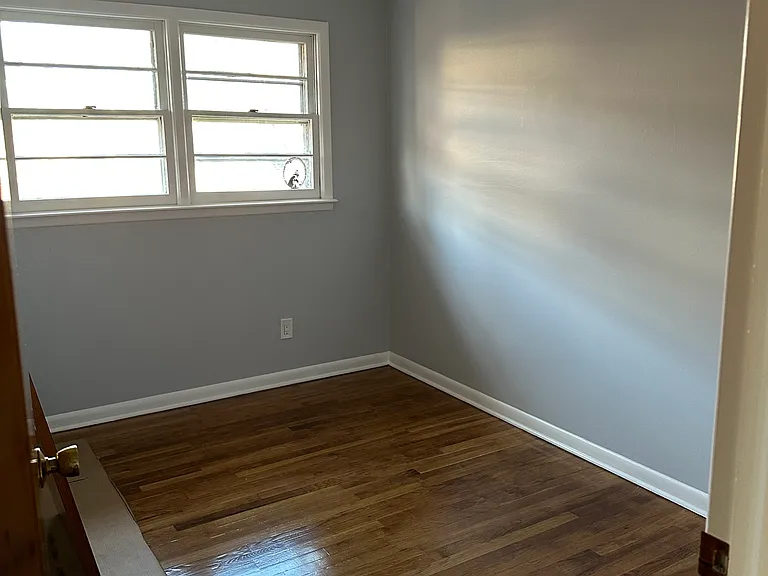 632 E Elm St — Photo 7