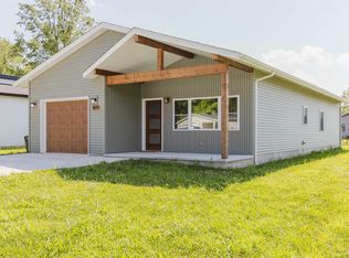 821 N 27th St, Herrin, IL