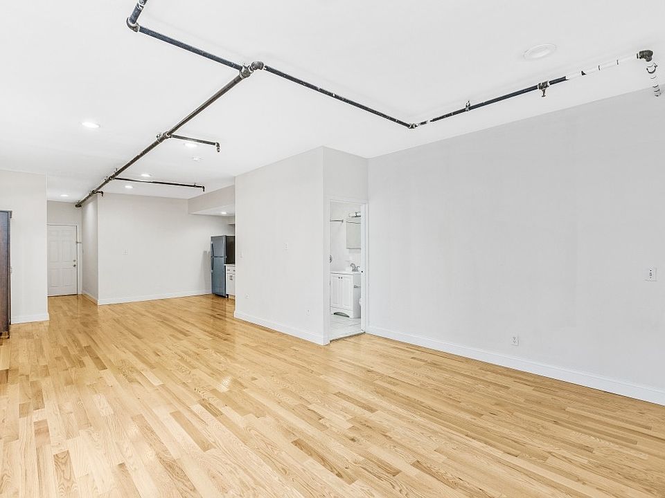 2nd image of 250 3rd Ave #4R