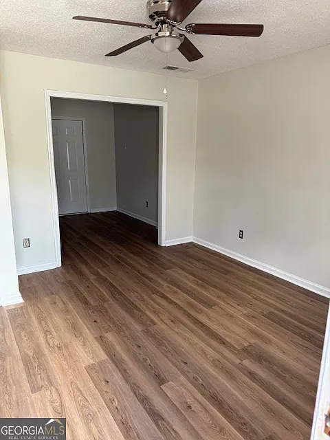 1 bed, 1.0 bath, 575 sqft, $950 — Photo 2