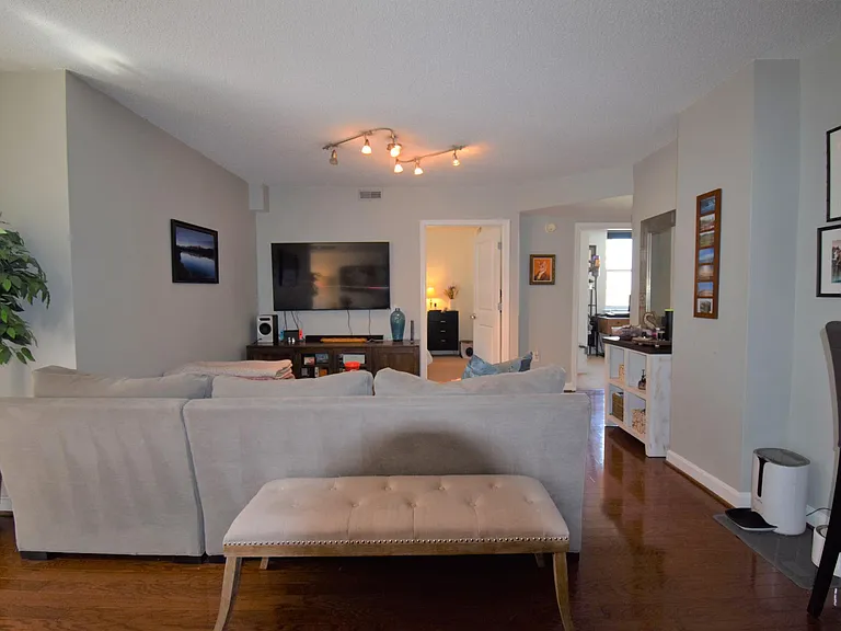 880 N Pollard St #824 — Photo 6