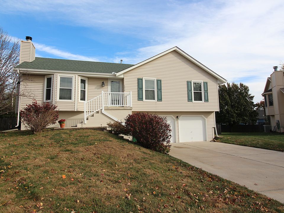 1st image of 1829 NE Burgandy Cir
