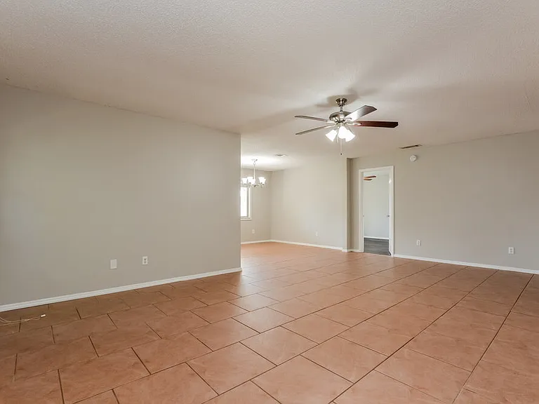 1177 La Mesa Ave — Photo 5