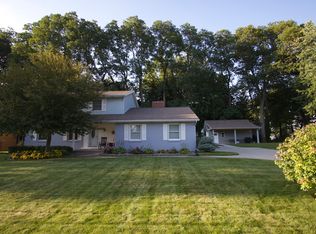 16115 Harbor View Dr, Spring Lake, MI 49456