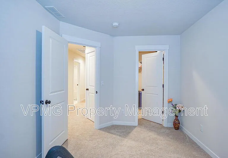 18402 NE 46th Pl — Photo 25