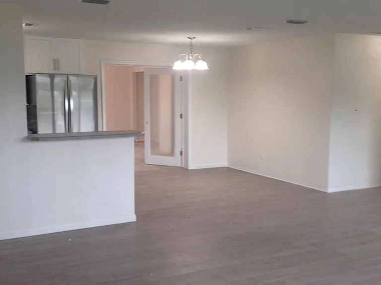 lookin from front door to family/bedroom