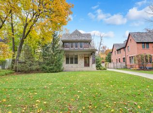 893 Valley Rd, Glencoe, IL 60022