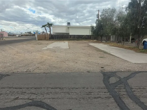 568 Harbor Dr, Bullhead City, AZ 86442