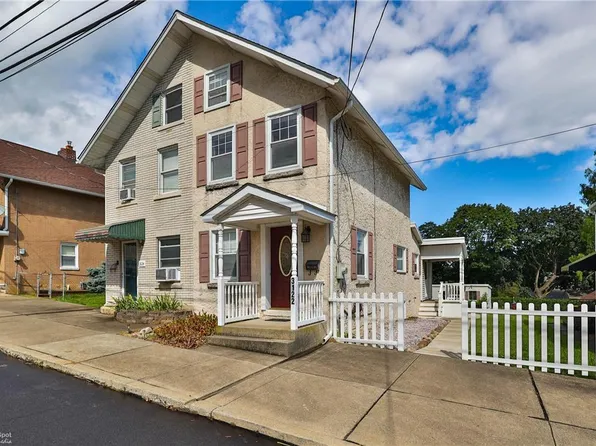 3122 N 2nd St, Whitehall, PA 18052