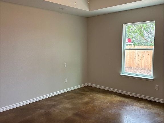 4th image of 1706 E Avenue J Ave