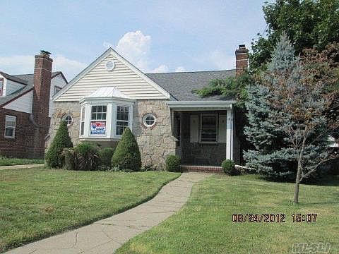 1st image of 19 Herrick Dr
